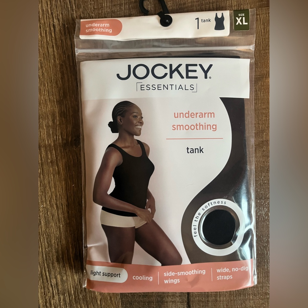 Jockey underarm smoothing tank. Light support. New with tags. Women’s Size XL